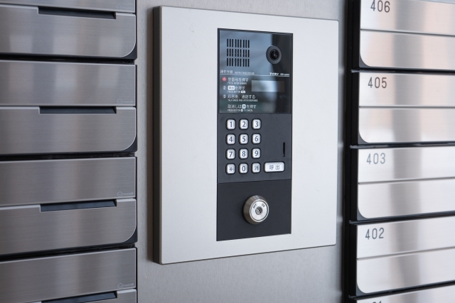 オートロックだけじゃ不安？マンションの安全性を脅かす落とし穴と対策