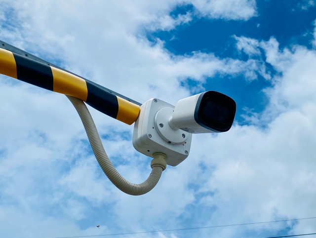 【予算別】小規模店舗向け防犯カメラおすすめ機種7選！万引き・強盗対策